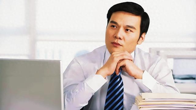 今日爆款文章：《给平凡的自己：4种能力，悄悄撑起一生的底气》