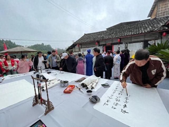 启幕！坐标“沙滩”～将持续到11月