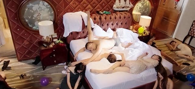 100多位情妇，包养费上亿元，9女同床却落得个凄凉下场、人财两空