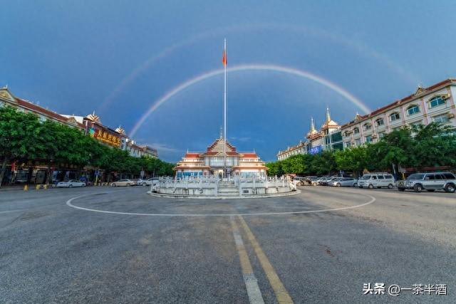 自驾营地：云南德宏州免费床车房车自驾露营地停车场主要景点美食