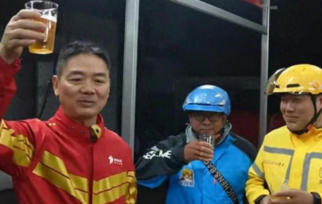 刘强东顶不住了？外卖业务耗空京东百亿利润，3个月亏损逼近148亿