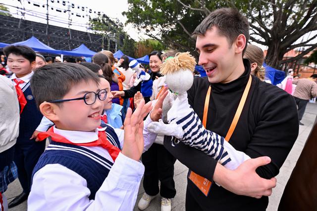 泉州国际木偶展演启幕