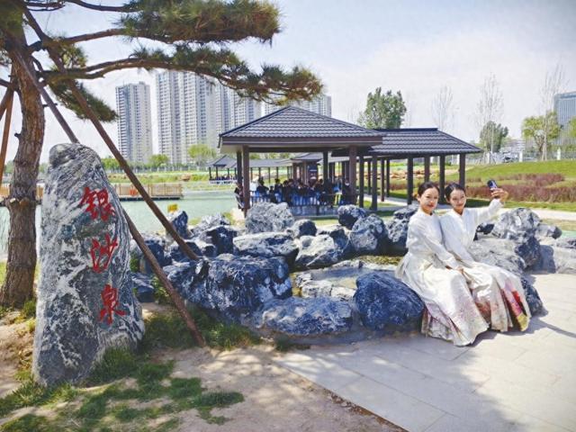在赏泉听泉中畅享太行泉城之美