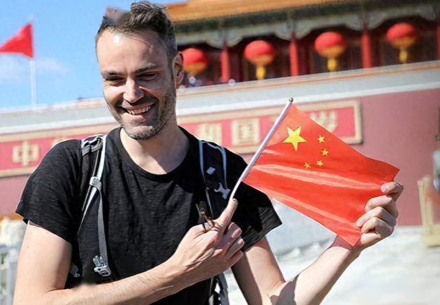 老外疯狂涌入中国？数据令人扎心：欧美游客数量恢复还不到一半！