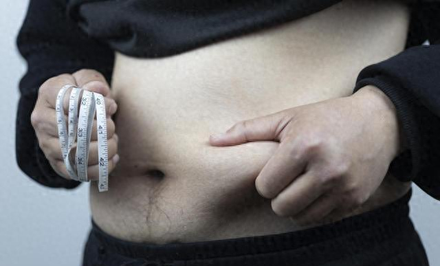 减掉肚子的有效方法：干掉内脏脂肪	，腰围自然会降下来