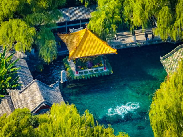 清凉秘境避暑天