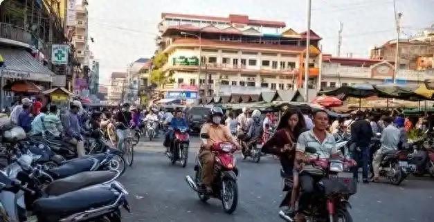 柬埔寨为什么这么乱？东南亚成白人的寻欢天堂，美国是罪魁祸首