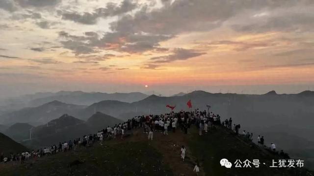 周末，来上犹露营吧，让我们一起沉浸在大自然的怀抱里……