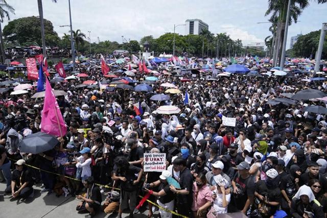 美国暗中支持，菲军方要发动政变？新总统已传出，马科斯连出两招