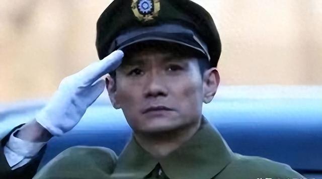 15年前，在爱妻葬礼上哭到昏厥发誓永不再娶的果靖霖，现况如何？