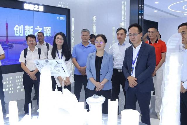 广西壮族自治区钦州市委书记钟畅姿带队到宏景科技考察调研