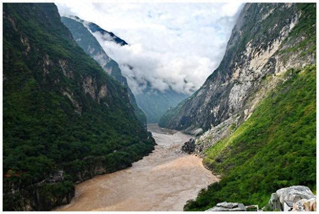七彩云南之十四：虎跳峡，无以言表的震撼