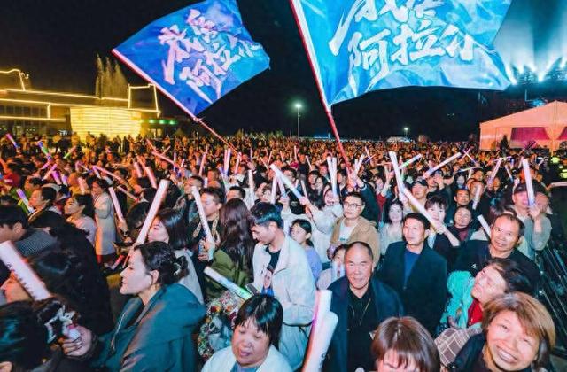 2025塔克拉玛干沙漠音乐嘉年华举办