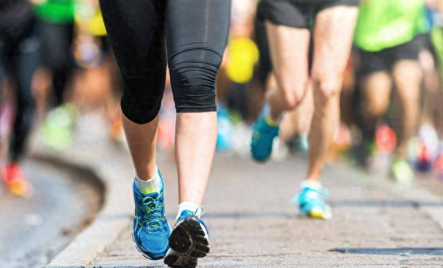 从 20 岁跑到 80 岁！各年龄段专属跑步指南，错一步可能白练