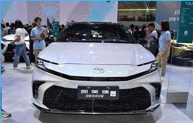 丰田300马力运动轿车曝光！ 凯美瑞的“叛逆兄弟”来了？