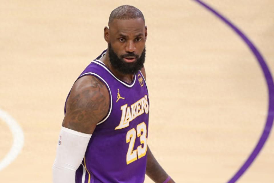 James is confirmed to miss today's game against the Pelicans! He has already missed 15 games this season: missing 3 more will disqualify him from awards.