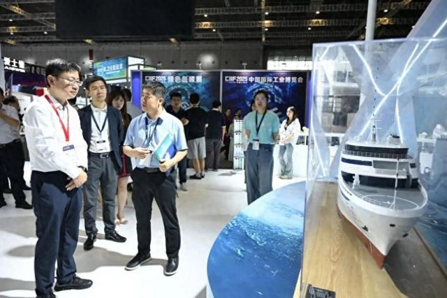 智能科考船、AI手语大模型…同济19项“黑科技”，集体亮相！