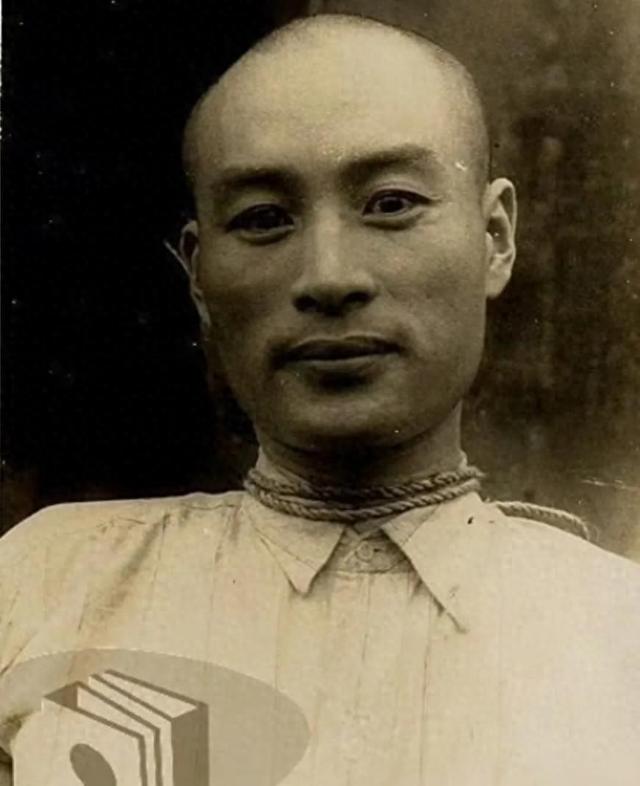 聂曦后人祭拜吴石将军，坟前一句话让人泪目！“我爷爷还在台湾”