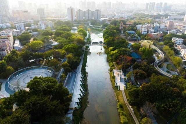 国庆打卡新地标！龙岗河干流碧道堤下试开放，年底全线亮相，漫步亲水正当时
