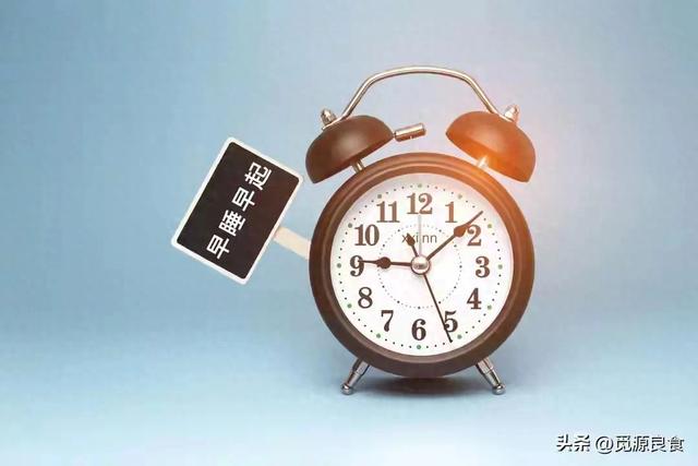 明日出伏，出伏六不做，一年病不沾，请注意看。