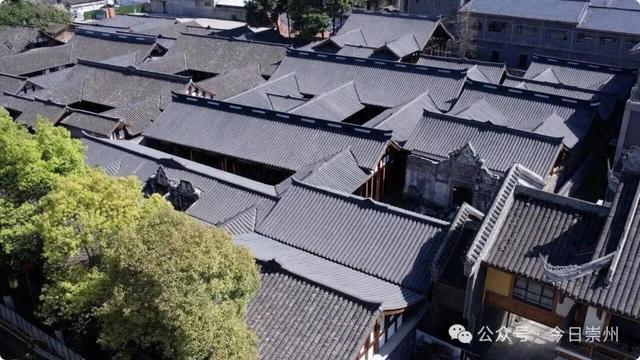 来正东街，尝枇杷茶煮的五花肉......