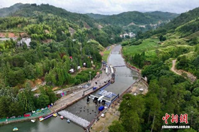 福建周宁：“云端之城”避暑经济火热