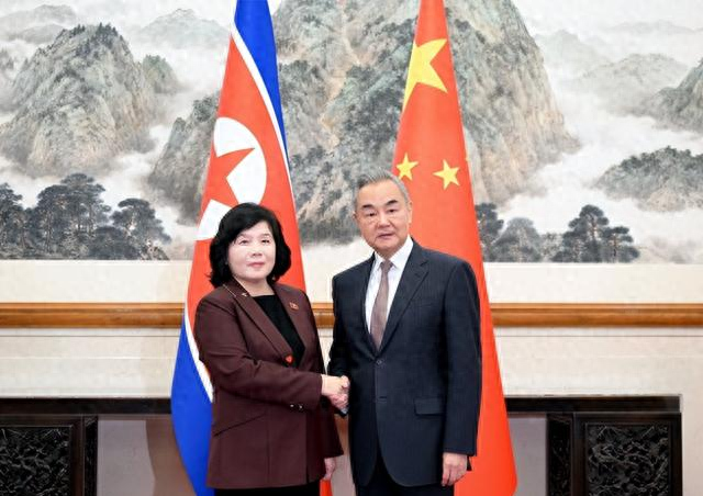 一架专机抵华，朝鲜有大事要和中方谈谈，外交部一句话信息量很大