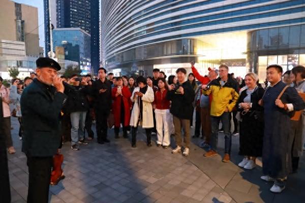 【2025打卡中国】逛“彭城七里” 品“快哉徐州”