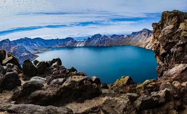 相隔1000公里，依然挡不住韩国觊觎，长白山究竟有何特别？