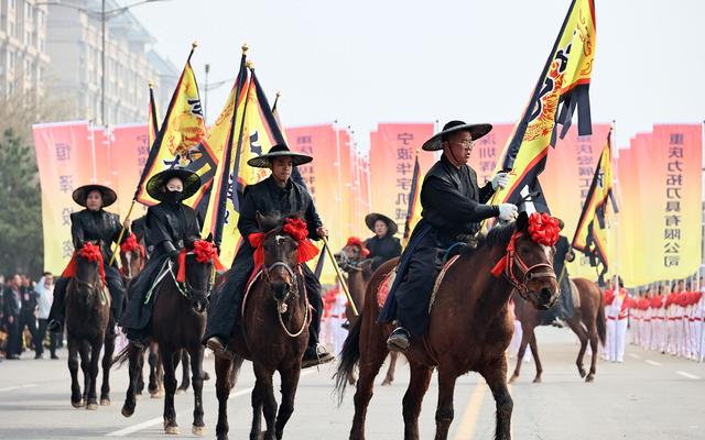 #运城头条#山西绛州：千年古州元宵节策马迎春乐翻天