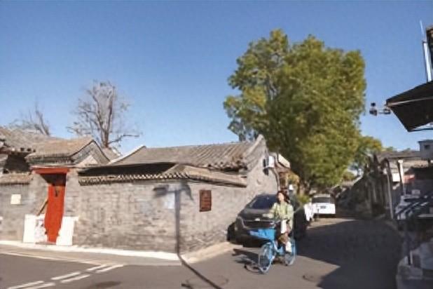 一条斜街在水岸