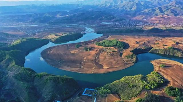 抚顺的历史回眸雷锋，辽宁辽D所属温带季风气候的煤都平原城市地