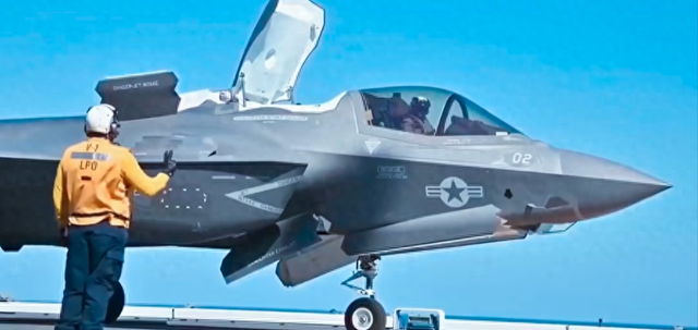 日本“小航母”叫板中国？出云级战力被扒光	，拦截福建舰成笑话