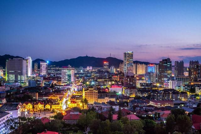 跟着男朋友到了烟台生活了一年了，说实话，我羡慕烟台的生活