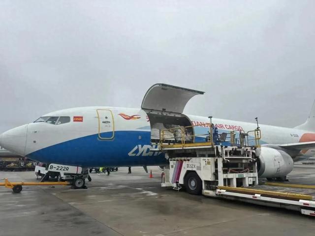 新华社 | “货”力全开 天津货运航空加密重庆=河内国际货运航线