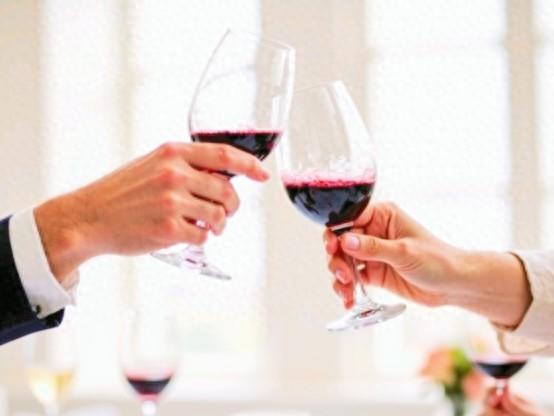 台好搭、戏难唱，一个酒席座位安排，揭开退休人员的复杂心态