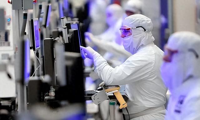 中国芯片再传好消息！打破美国封锁，三星如今也来求购中国专利