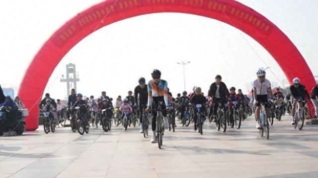 今天，骑遇日照，出发！他们共赴最美秋日！