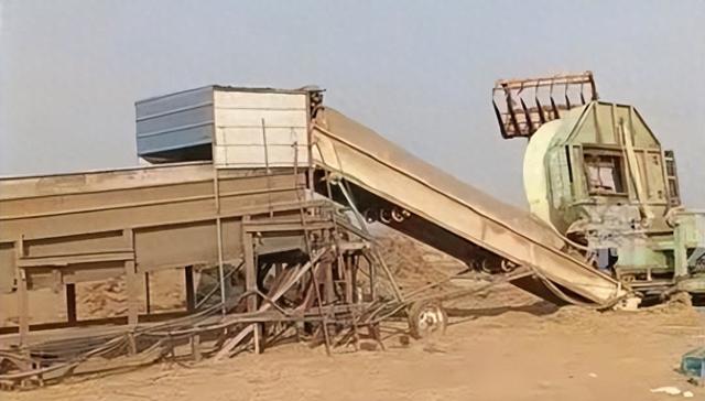 掉粉碎机身亡男子尚未下葬	，其孩子才4个月，妻子：赔偿未协调一致 丈夫还在殡仪馆，他去事发农场才不到20天