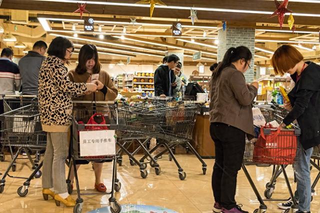 钱包不紧、就业不卷，中国经济即将回暖，普通人咋抓住新赚钱机会
