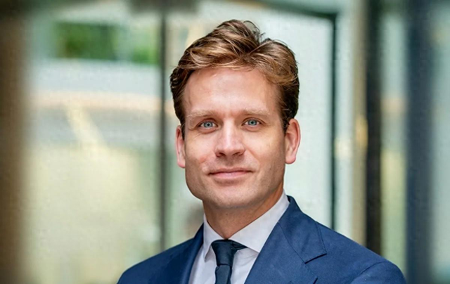 下周北京会谈是机会	，前提是荷兰“纠错”，但他称“无悔”