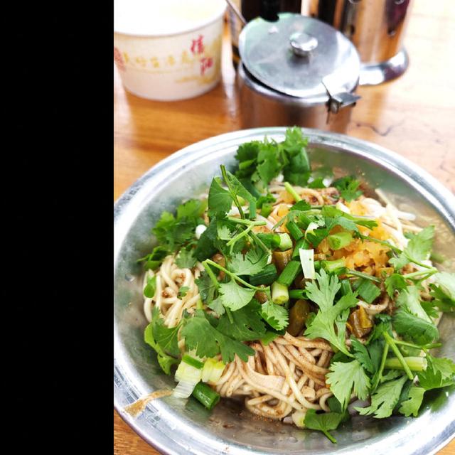 十月行记 | 信阳热干面：一口“汤”的执着