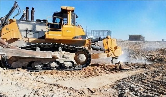 中国造世界最大推土机，连几千米高山都能推平，到底有多牛？​