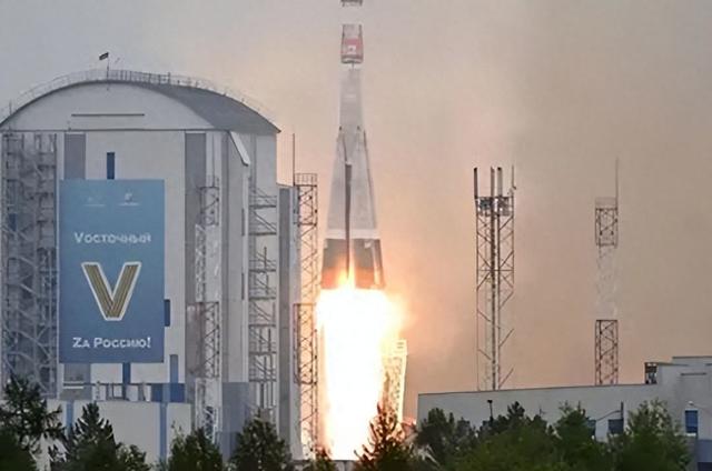 俄美展开月球核竞赛？俄罗斯公开宣布：十年内在月球建核电站