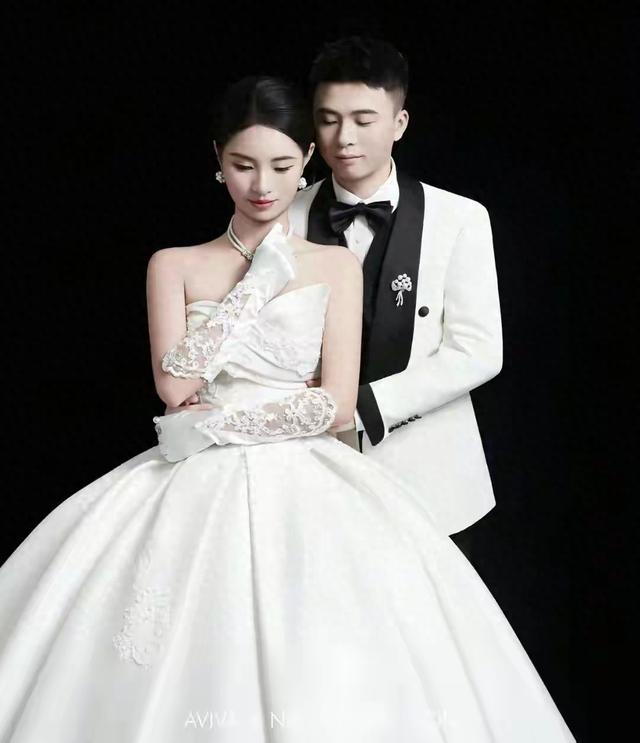 湖南一对新人婚礼前相继去世	，堂姐曝原因，有三家早餐店	、开奔驰