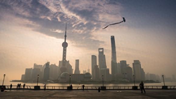 新经济 | 湖北设立百亿人形机器人母基金；上海亚马逊云科技游戏数字化赋能中心揭牌