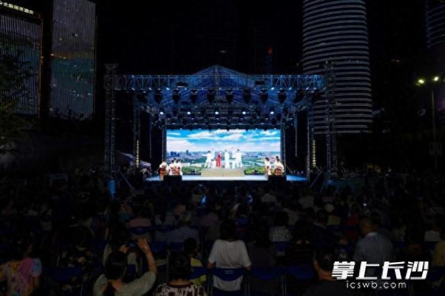 暑期热叠加文旅热 长沙各景区多举措给游客送清凉