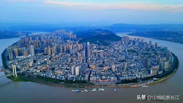 重庆“牛掰”的郊区，综合实力超部分地级市，旅游资源很亮眼