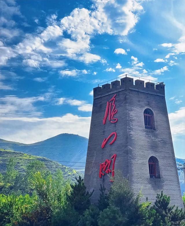 【国庆景区爆棚！游客怒吼“退票”，排队5小时半夜下山】