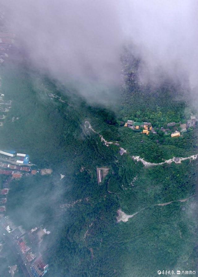 云雾缭绕千佛山